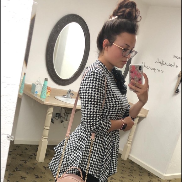 Meet me 🦋🩷 - Picture 12 of 15